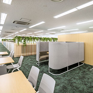 大阪本社 5階執務室の拡大写真を見る